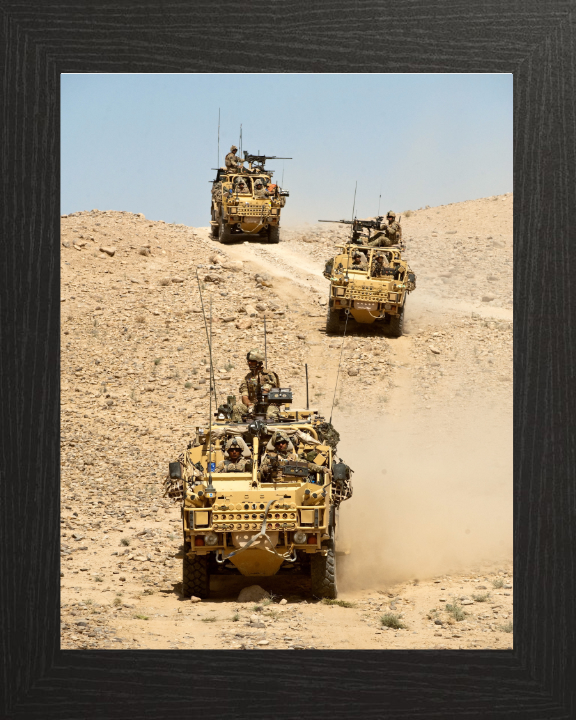Royal Marine Commando moving through the desert Photo Print - 40 Commando Posters, Prints, & Visual Artwork Hampshire Prints 10 x 8 Black Frame No