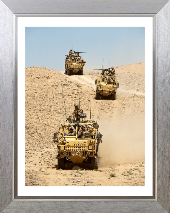 Royal Marine Commando moving through the desert Photo Print - 40 Commando Posters, Prints, & Visual Artwork Hampshire Prints 10 x 8 Silver Frame Yes