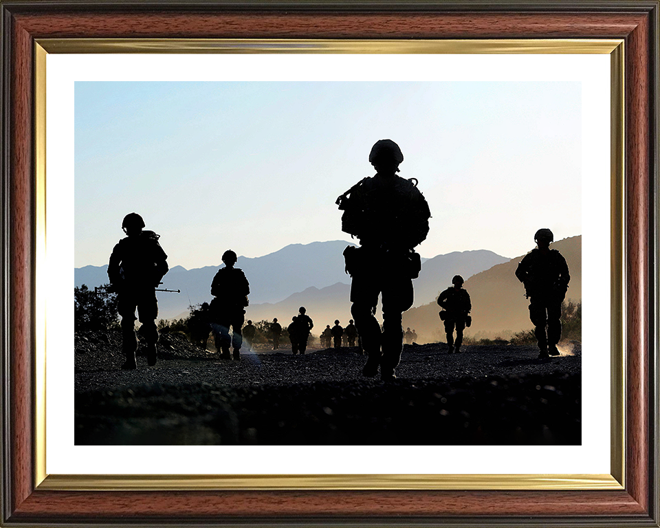 Royal Marine Commandos silhouettes Photo Print - 40 Commando Posters, Prints, & Visual Artwork Hampshire Prints 10 x 8 Classic Frame Yes