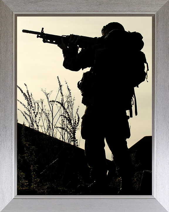 Royal Marines Commando Silhouette Photo Print - 40 Commando Posters, Prints, & Visual Artwork Hampshire Prints 10 x 8 Silver Frame No