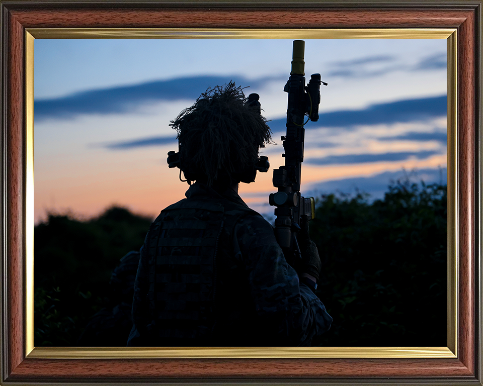 Royal Marines Sunset Silhouette - 40 Commando Posters, Prints, & Visual Artwork Hampshire Prints 10 x 8 Classic Frame No