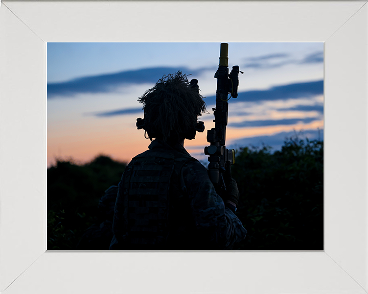 Royal Marines Sunset Silhouette - 40 Commando Posters, Prints, & Visual Artwork Hampshire Prints 10 x 8 White Frame No