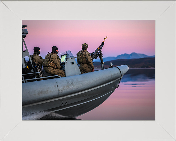 Royal Marines on Commando Raiding Craft in Norway - 40 Commando Posters, Prints, & Visual Artwork Hampshire Prints 10 x 8 White Frame No