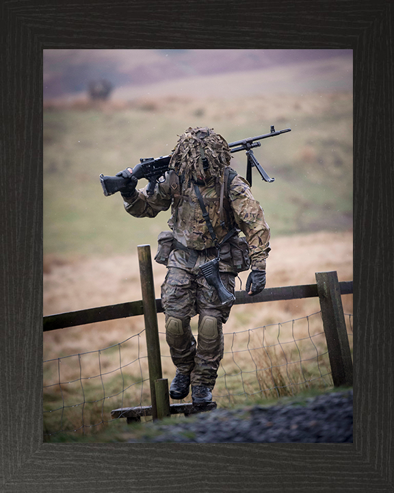 British Army Soldier Carrying a GPMG Photo Print Wall Art Military Decor Poster Posters, Prints, & Visual Artwork Hampshire Prints 10 x 8 Black Frame No