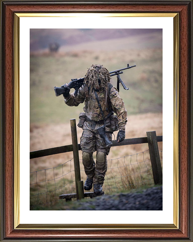 British Army Soldier Carrying a GPMG Photo Print Wall Art Military Decor Poster Posters, Prints, & Visual Artwork Hampshire Prints 10 x 8 Classic Frame Yes
