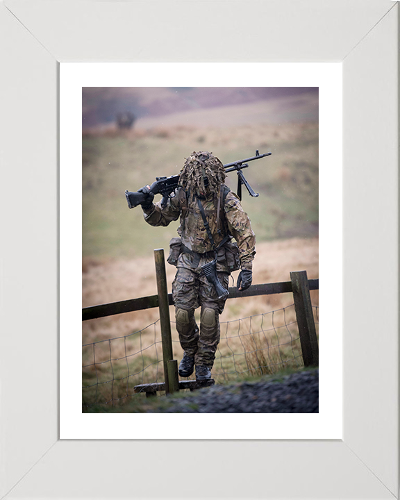 British Army Soldier Carrying a GPMG Photo Print Wall Art Military Decor Poster Posters, Prints, & Visual Artwork Hampshire Prints 10 x 8 White Frame Yes