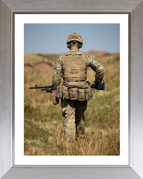 British Army Soldier Carrying a GPMG Photo Print Wall Art Military Decor Posters, Prints, & Visual Artwork Hampshire Prints 10 x 8 Silver Frame Yes