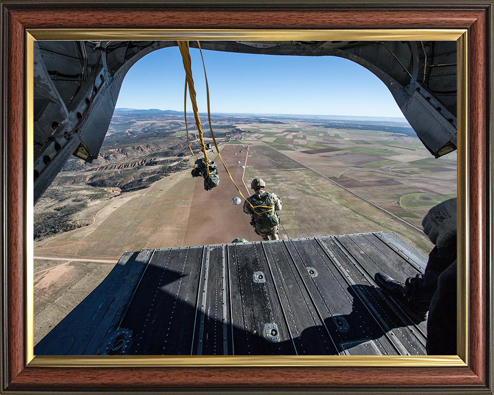 British Army Soldier Parachuting from a Chinook Helicopter Photo Print Wall Art Military Decor Posters, Prints, & Visual Artwork Hampshire Prints 10 x 8 Classic Frame No