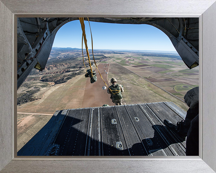 British Army Soldier Parachuting from a Chinook Helicopter Photo Print Wall Art Military Decor Posters, Prints, & Visual Artwork Hampshire Prints 10 x 8 Silver Frame No