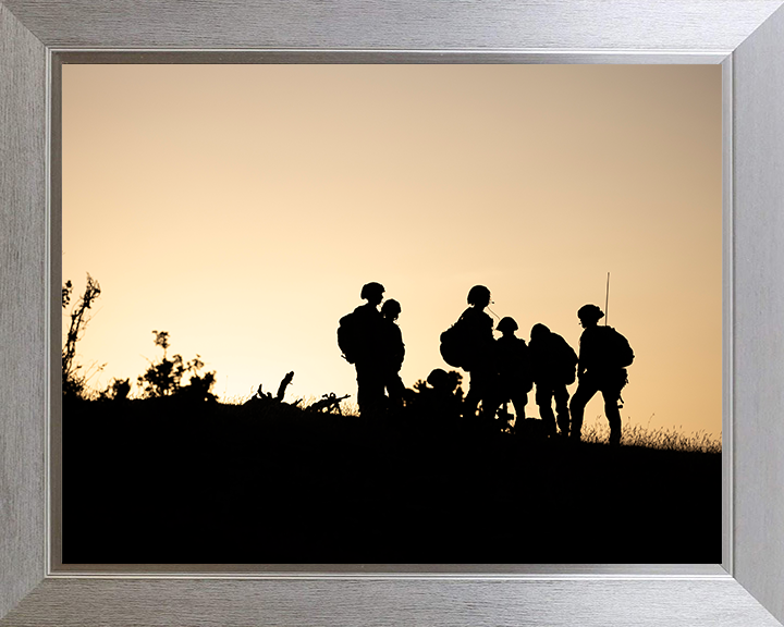 British Army Soldier Silhouettes Photo Print Wall Art Military Decor Poster Posters, Prints, & Visual Artwork Hampshire Prints 10 x 8 Silver Frame No