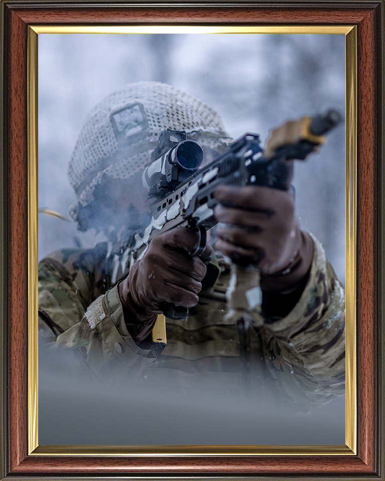 British Army Soldier with an SA80 rifle Photo Print Wall Art Military Decor Posters, Prints, & Visual Artwork Hampshire Prints 10 x 8 Classic Frame No