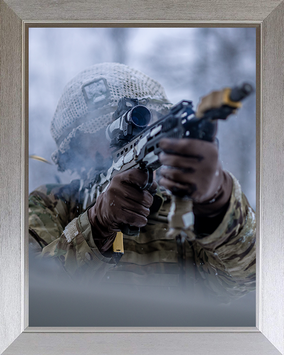British Army Soldier with an SA80 rifle Photo Print Wall Art Military Decor Posters, Prints, & Visual Artwork Hampshire Prints 10 x 8 Silver Frame No