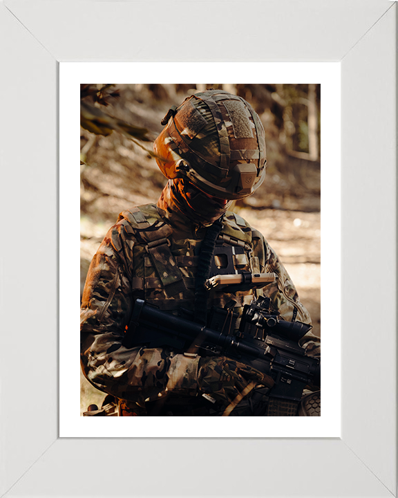British Army Soldier using DSA equipment Photo Print Wall Art Military Decor Posters, Prints, & Visual Artwork Hampshire Prints 10 x 8 White Frame Yes