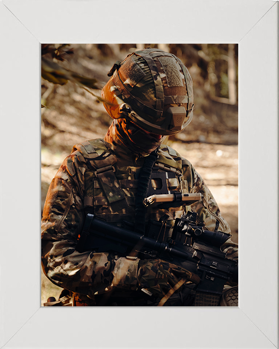 British Army Soldier using DSA equipment Photo Print Wall Art Military Decor Posters, Prints, & Visual Artwork Hampshire Prints 10 x 8 White Frame No