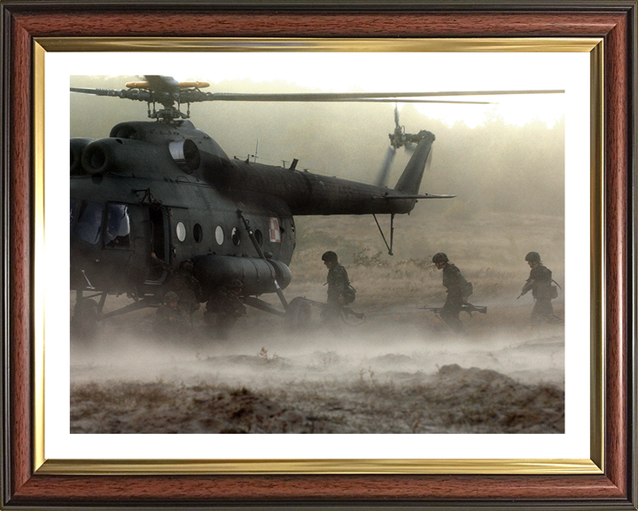 Soldiers Boarding a Helicopter Photo Print – British Army Helicopter Operations Wall Art, Military Decor Posters, Prints, & Visual Artwork Hampshire Prints 10 x 8 Classic Frame Yes