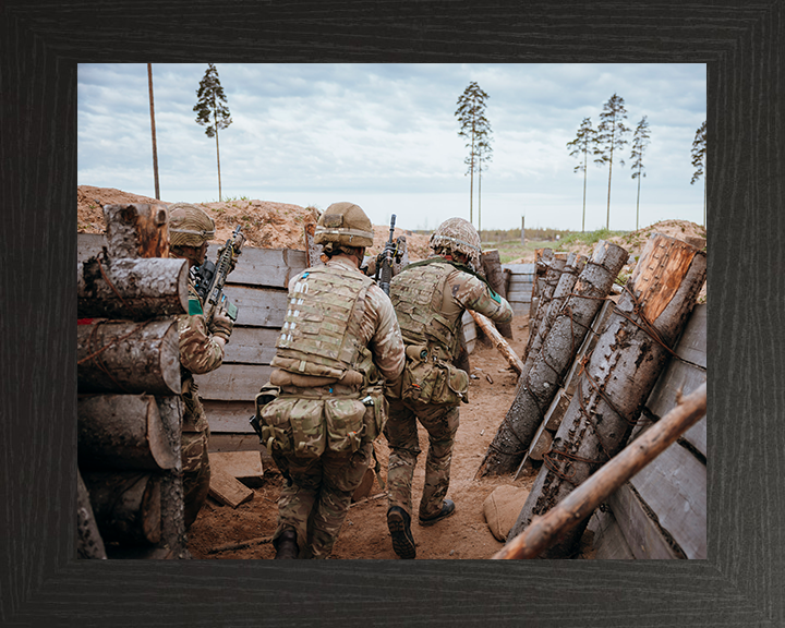 Soldiers Clearing a Trench Photo Print – British Army Wall Art, Military Decor Posters, Prints, & Visual Artwork Hampshire Prints 10 x 8 Black Frame No