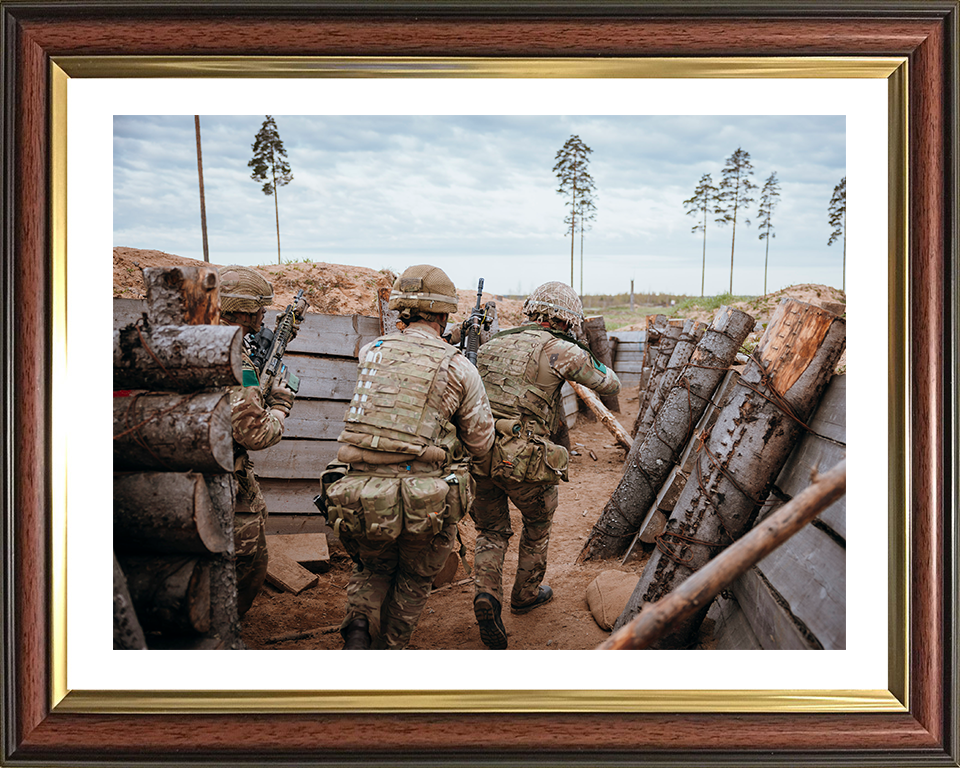 Soldiers Clearing a Trench Photo Print – British Army Wall Art, Military Decor Posters, Prints, & Visual Artwork Hampshire Prints 10 x 8 Classic Frame Yes