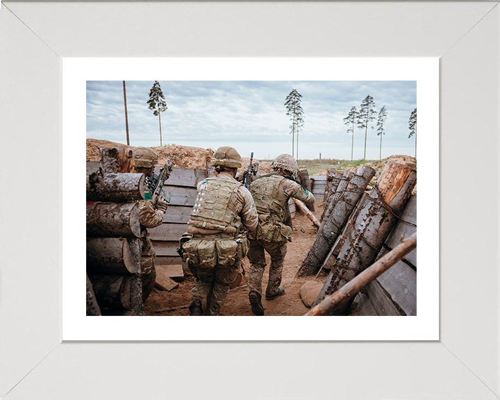Soldiers Clearing a Trench Photo Print – British Army Wall Art, Military Decor Posters, Prints, & Visual Artwork Hampshire Prints 10 x 8 White Frame Yes