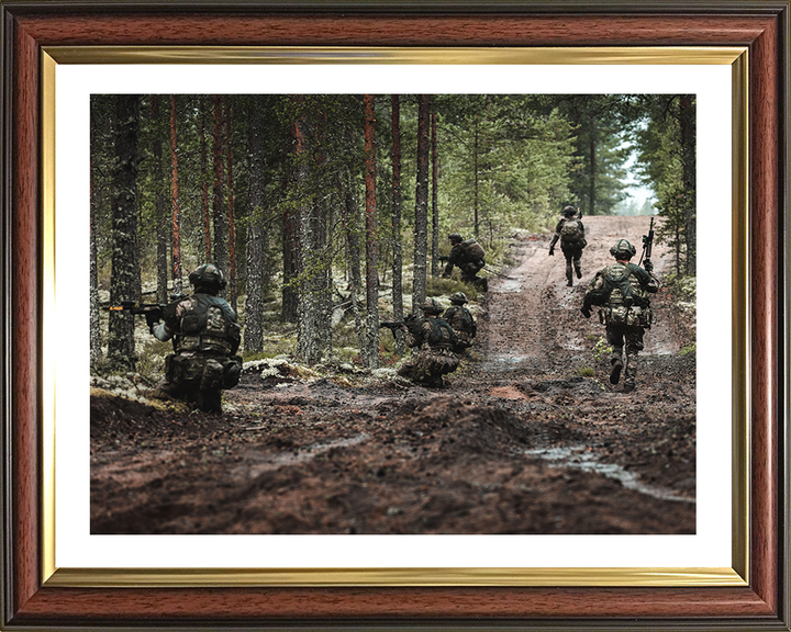 Soldiers During a forest patrol Photo Print – British Army Patrol Wall Art, Military Decor Posters, Prints, & Visual Artwork Hampshire Prints 10 x 8 Classic Frame Yes
