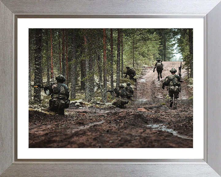 Soldiers During a forest patrol Photo Print – British Army Patrol Wall Art, Military Decor Posters, Prints, & Visual Artwork Hampshire Prints 10 x 8 Silver Frame Yes