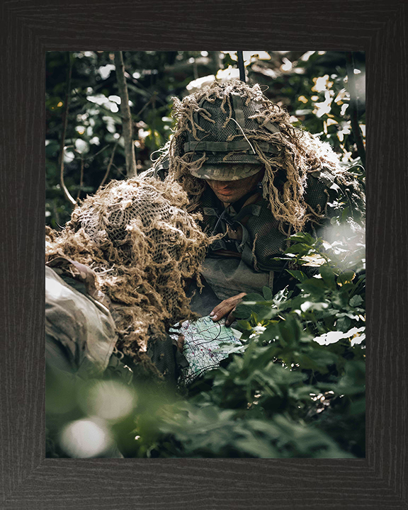 British Army Soldiers Map Reading Photo Print Wall Art Military Decor Poster Posters, Prints, & Visual Artwork Hampshire Prints 10 x 8 Black Frame No