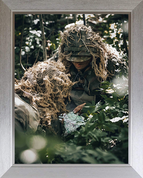 British Army Soldiers Map Reading Photo Print Wall Art Military Decor Poster Posters, Prints, & Visual Artwork Hampshire Prints 10 x 8 Silver Frame No