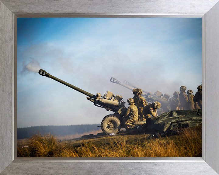 Soldiers firing 105mm Light Gun Photo Print – British Army Wall Art, Military Decor Posters, Prints, & Visual Artwork Hampshire Prints 10 x 8 Silver Frame No