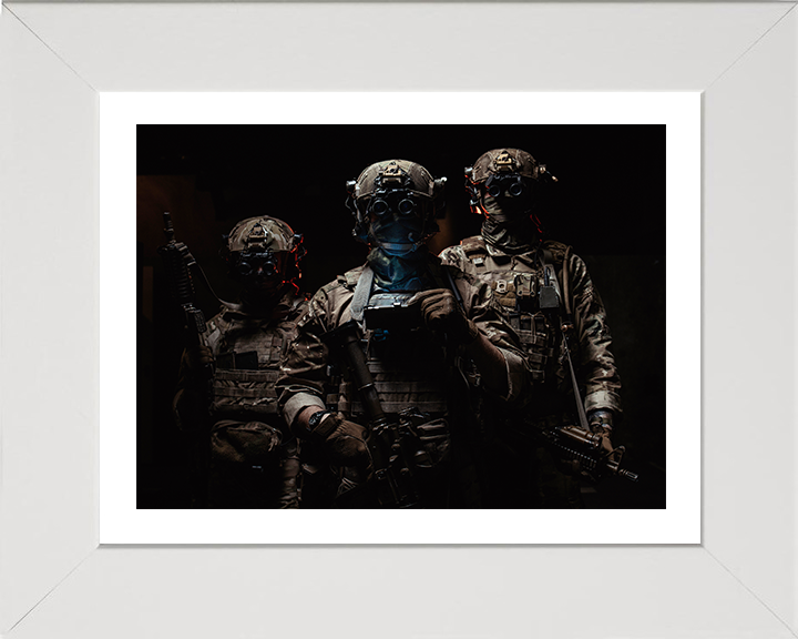 Soldiers in Uniform Portrait Photo Print – British Army Wall Art, Military Decor Posters, Prints, & Visual Artwork Hampshire Prints 10 x 8 White Frame Yes