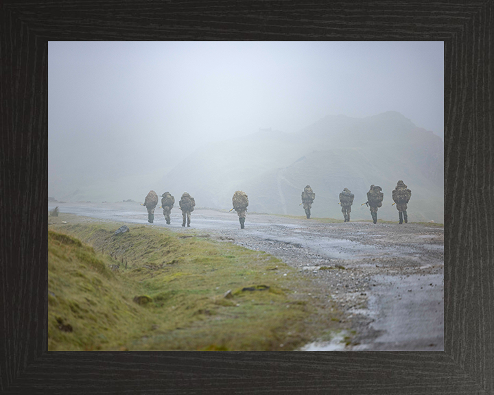 Soldiers in the Brecon Beacons Photo Print – British Army Wall Art, Military Decor Posters, Prints, & Visual Artwork Hampshire Prints 10 x 8 Black Frame No