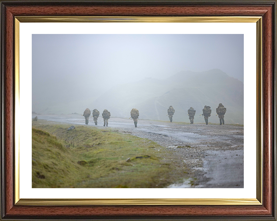 Soldiers in the Brecon Beacons Photo Print – British Army Wall Art, Military Decor Posters, Prints, & Visual Artwork Hampshire Prints 10 x 8 Classic Frame Yes