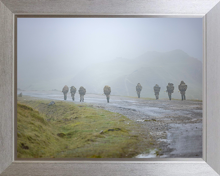 Soldiers in the Brecon Beacons Photo Print – British Army Wall Art, Military Decor Posters, Prints, & Visual Artwork Hampshire Prints 10 x 8 Silver Frame No