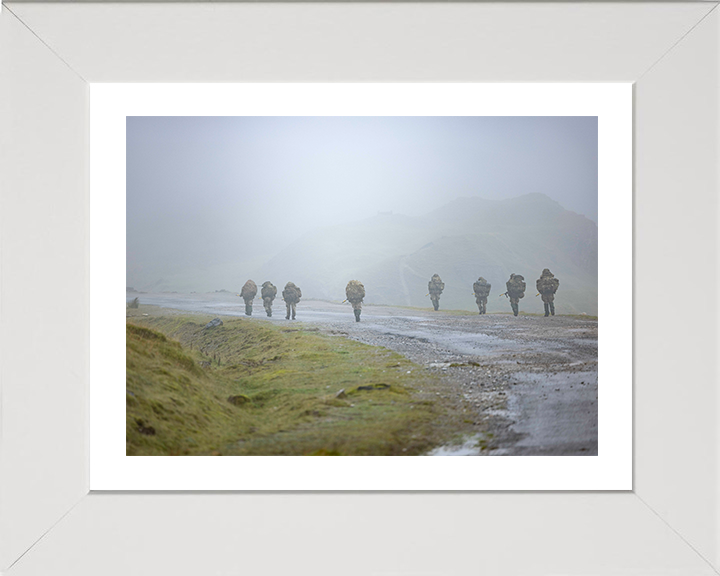 Soldiers in the Brecon Beacons Photo Print – British Army Wall Art, Military Decor Posters, Prints, & Visual Artwork Hampshire Prints 10 x 8 White Frame Yes