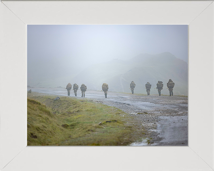 Soldiers in the Brecon Beacons Photo Print – British Army Wall Art, Military Decor Posters, Prints, & Visual Artwork Hampshire Prints 10 x 8 White Frame No