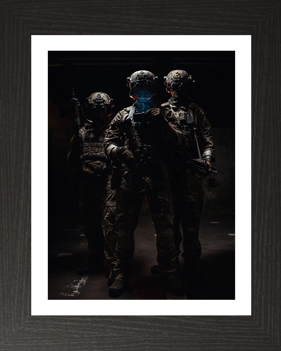 Soldiers in the shaddows Portrait Photo Print – British Army Wall Art, Military Decor Posters, Prints, & Visual Artwork Hampshire Prints 10 x 8 Black Frame Yes