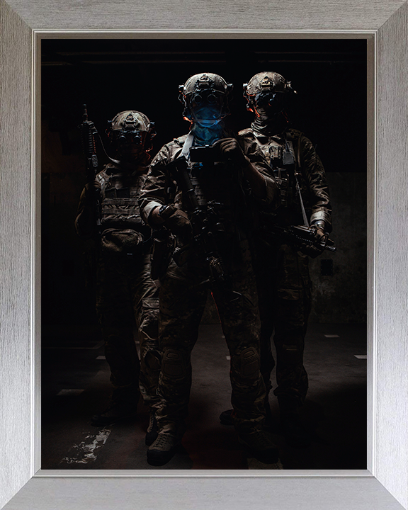 Soldiers in the shaddows Portrait Photo Print – British Army Wall Art, Military Decor Posters, Prints, & Visual Artwork Hampshire Prints 10 x 8 Silver Frame No