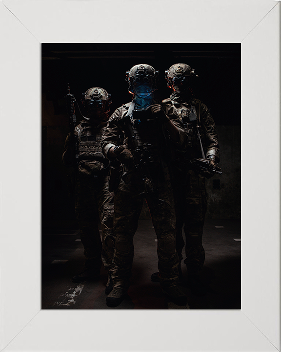 Soldiers in the shaddows Portrait Photo Print – British Army Wall Art, Military Decor Posters, Prints, & Visual Artwork Hampshire Prints 10 x 8 White Frame No