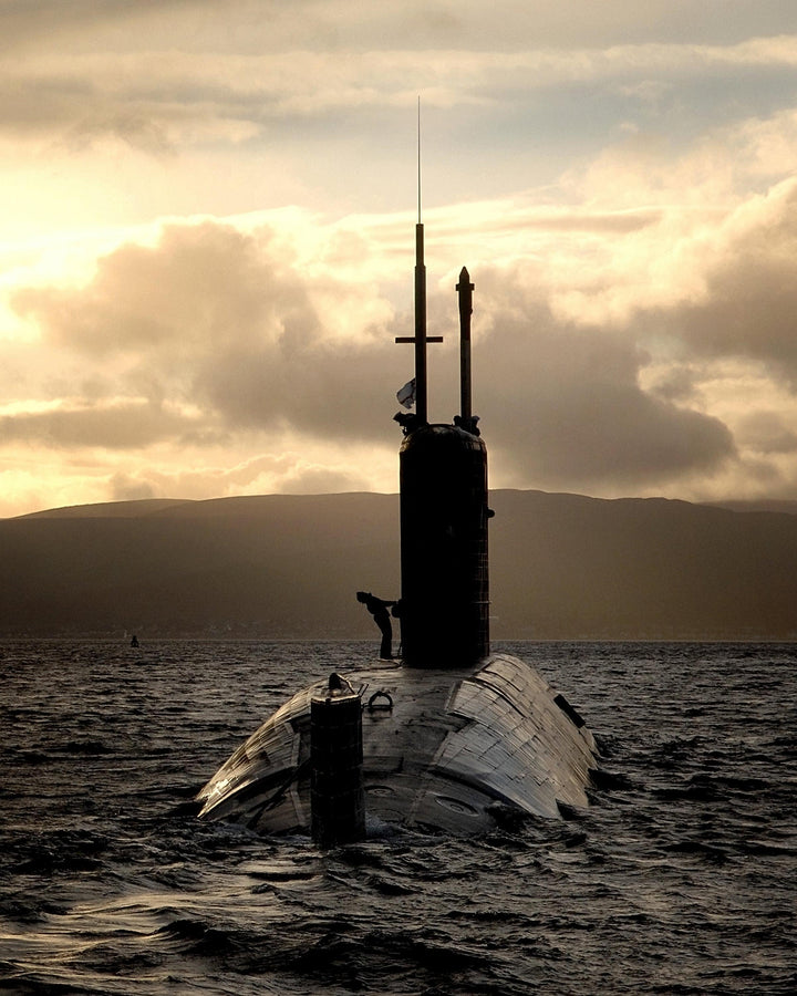 HMS Sceptre S104 Royal Navy Swiftsure class Submarine Photo Print or Framed Print - Hampshire Prints