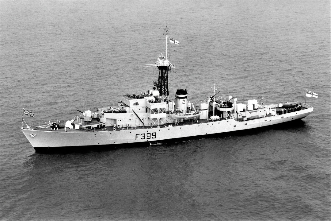 HMS Tintagel Castle K459 Royal Navy Castle class corvette Photo Print or Framed Print - Hampshire Prints