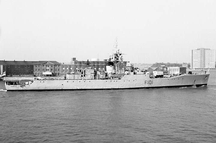 HMS Yarmouth F101 | Photo Print | Framed Print | Rothesay Class | Frigate | Royal Navy Hampshire Prints