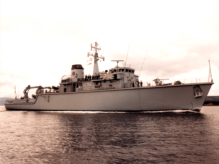 HMS Brecon M29 Royal Navy Hunt class mine countermeasures vessel Photo Print or Framed Print - Hampshire Prints