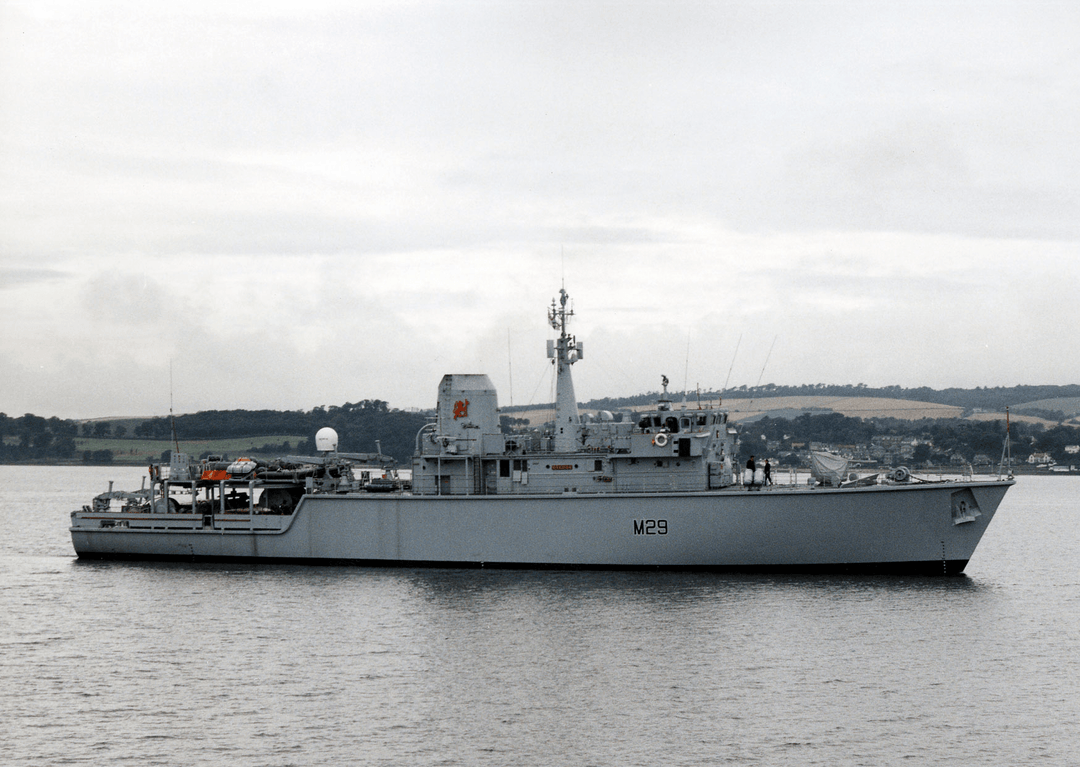 HMS Brecon M29 | Photo Print | Framed Print | Hunt Class | Mine Warfare Vessel | Royal Navy Hampshire Prints
