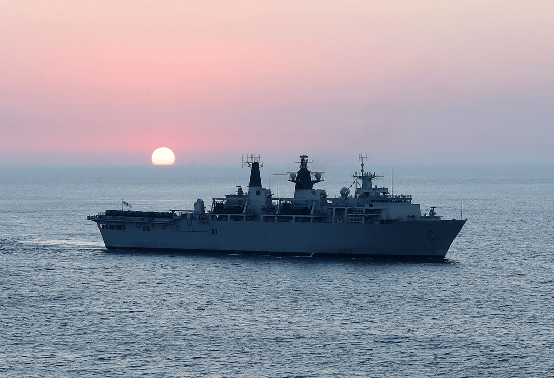 HMS Bulwark L15 Royal Navy Albion class amphibious ship Photo Print or Framed Print - Hampshire Prints