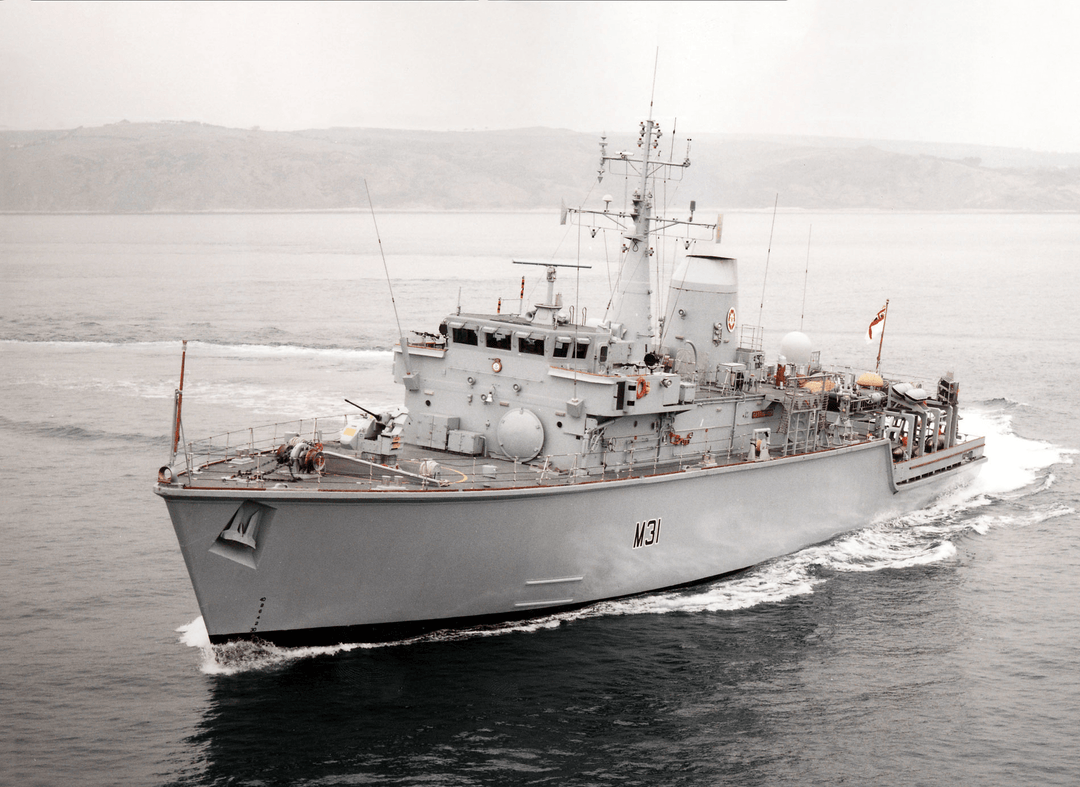 HMS Cattistock M31 | Photo Print | Framed Print | Hunt Class | Minehunter | Royal Navy Hampshire Prints