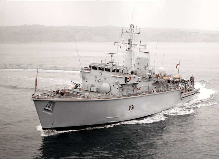 HMS Cattistock M31 | Photo Print | Framed Print | Hunt Class | Minehunter | Royal Navy Hampshire Prints