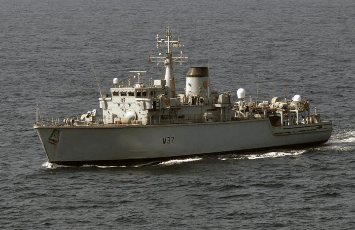 HMS Chiddingfold M37 | Photo Print | Framed Print | Hunt Class | Minehunter | Royal Navy Hampshire Prints