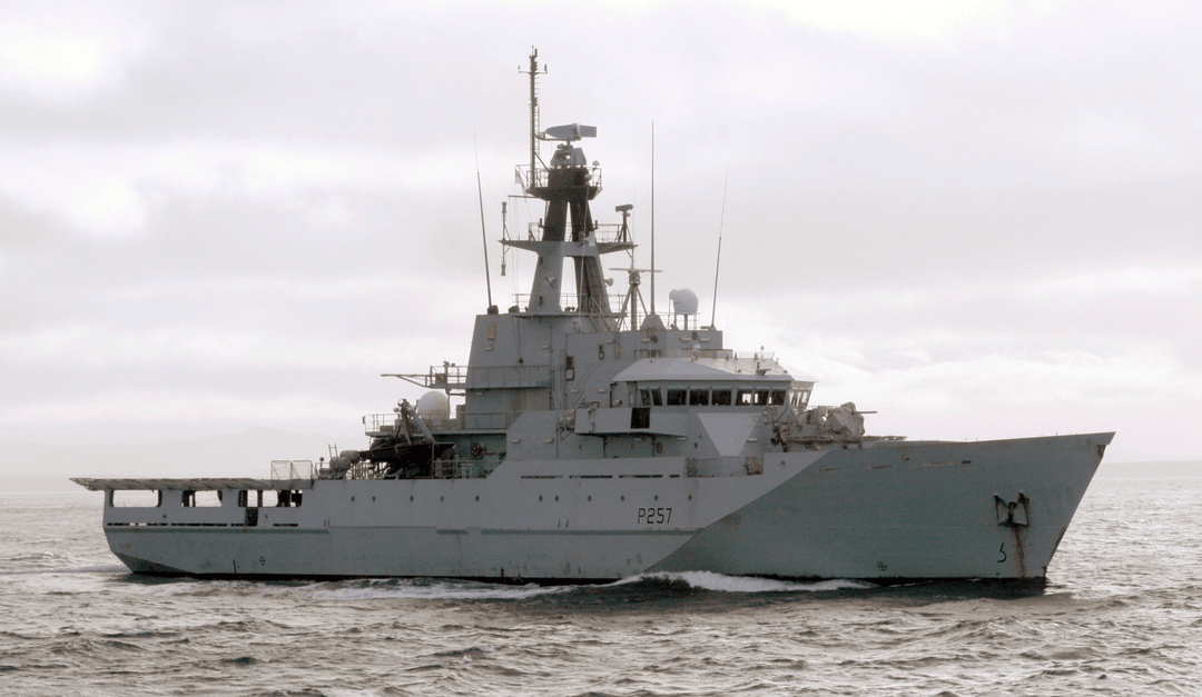 HMS Clyde P257 | Photo Print | Framed Print | River Class | Patrol Vessel | Royal Navy Hampshire Prints