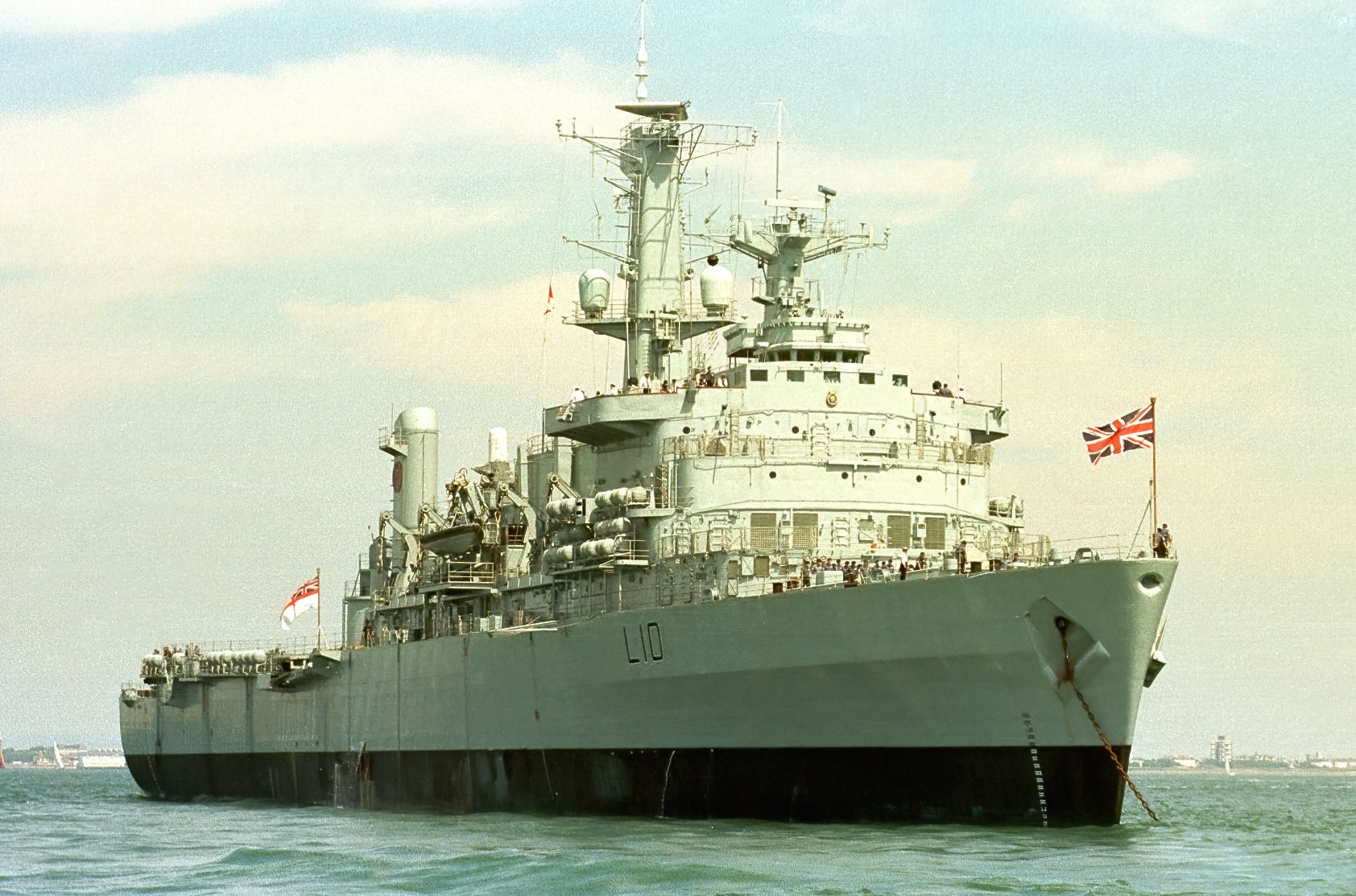 HMS Fearless (L10) Royal Navy Fearless Class Landing Platform Dock At ...