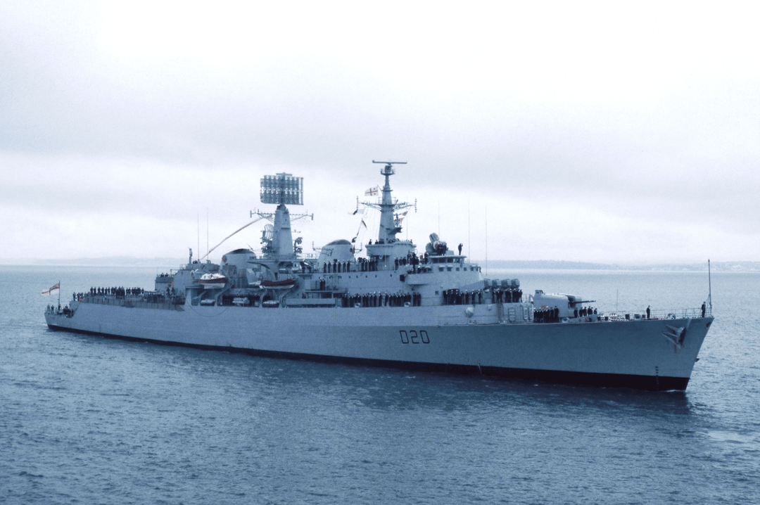 HMS Fife D20 | Photo Print | Framed Print | Poster | County Class | Destroyer | Royal Navy Hampshire Prints