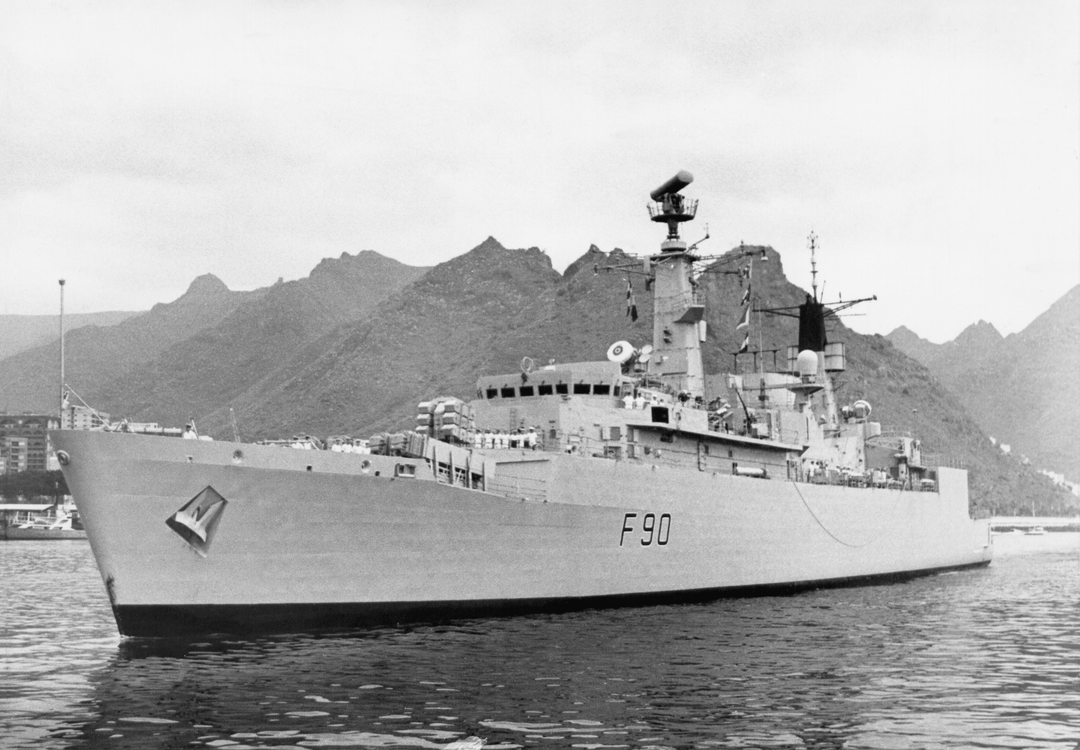 HMS Brilliant F90 | Photo Print | Framed Print | Poster | Type 22 | Frigate | Royal Navy Hampshire Prints