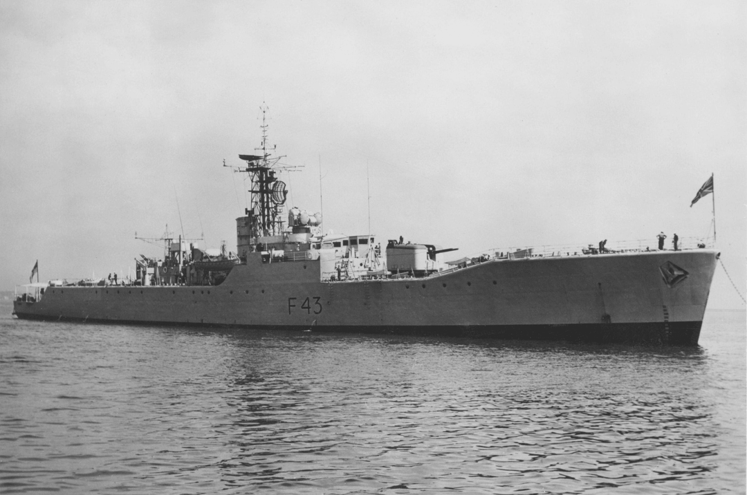 HMS Torquay F43 | Photo Print | Framed Print | Poster | Whitby Class | Frigate | Royal Navy Hampshire Prints